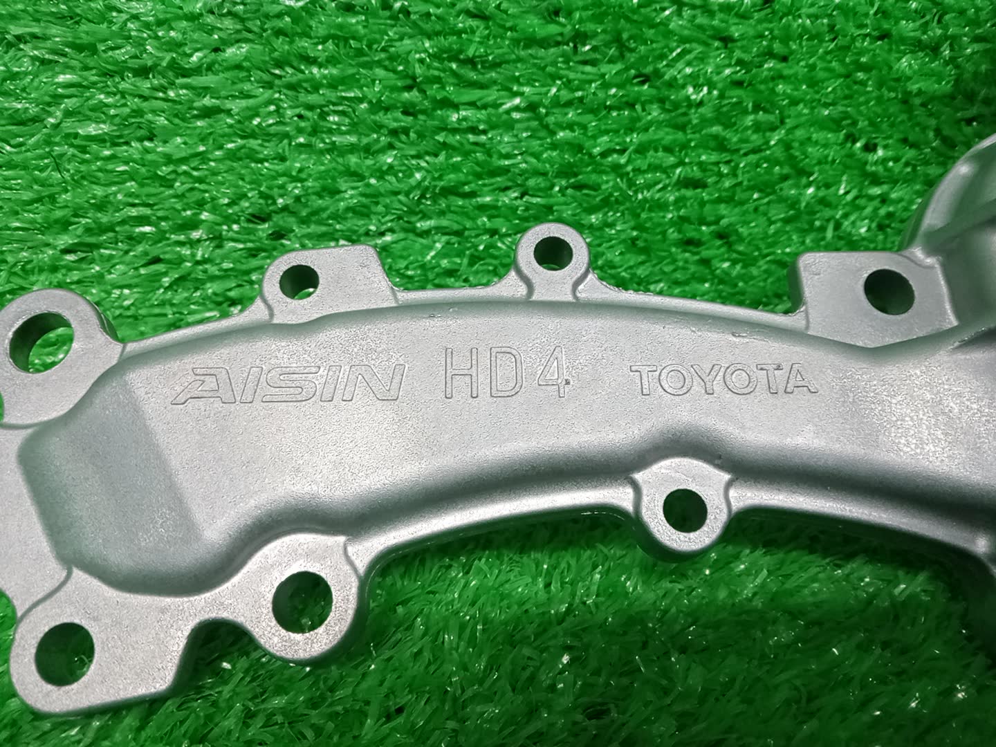 Помпа TOYOTA LAND CRUISER PRADO GRJ150 1GR-FE 16100-39545 2 ракурс