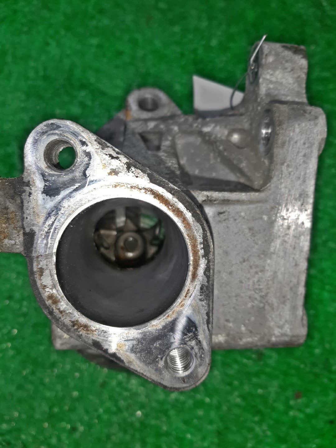 Помпа NISSAN PRESAGE TU31 QR25DE 3 ракурс