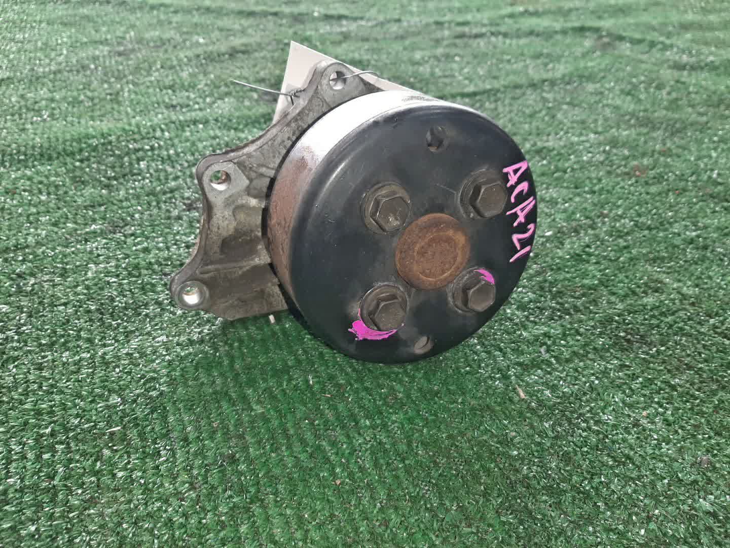 Помпа TOYOTA RAV4 ACA21W 1AZ-FSE 1 ракурс