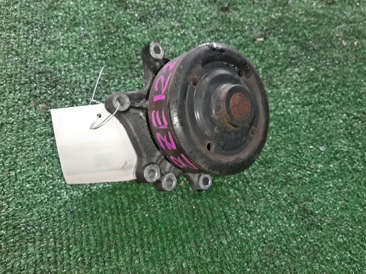 Помпа TOYOTA COROLLA FIELDER ZZE122G 1ZZ-FE 1 ракурс