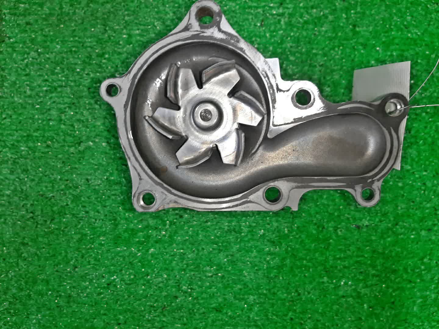Помпа TOYOTA ALTEZZA GXE10 1G-FE 3 ракурс