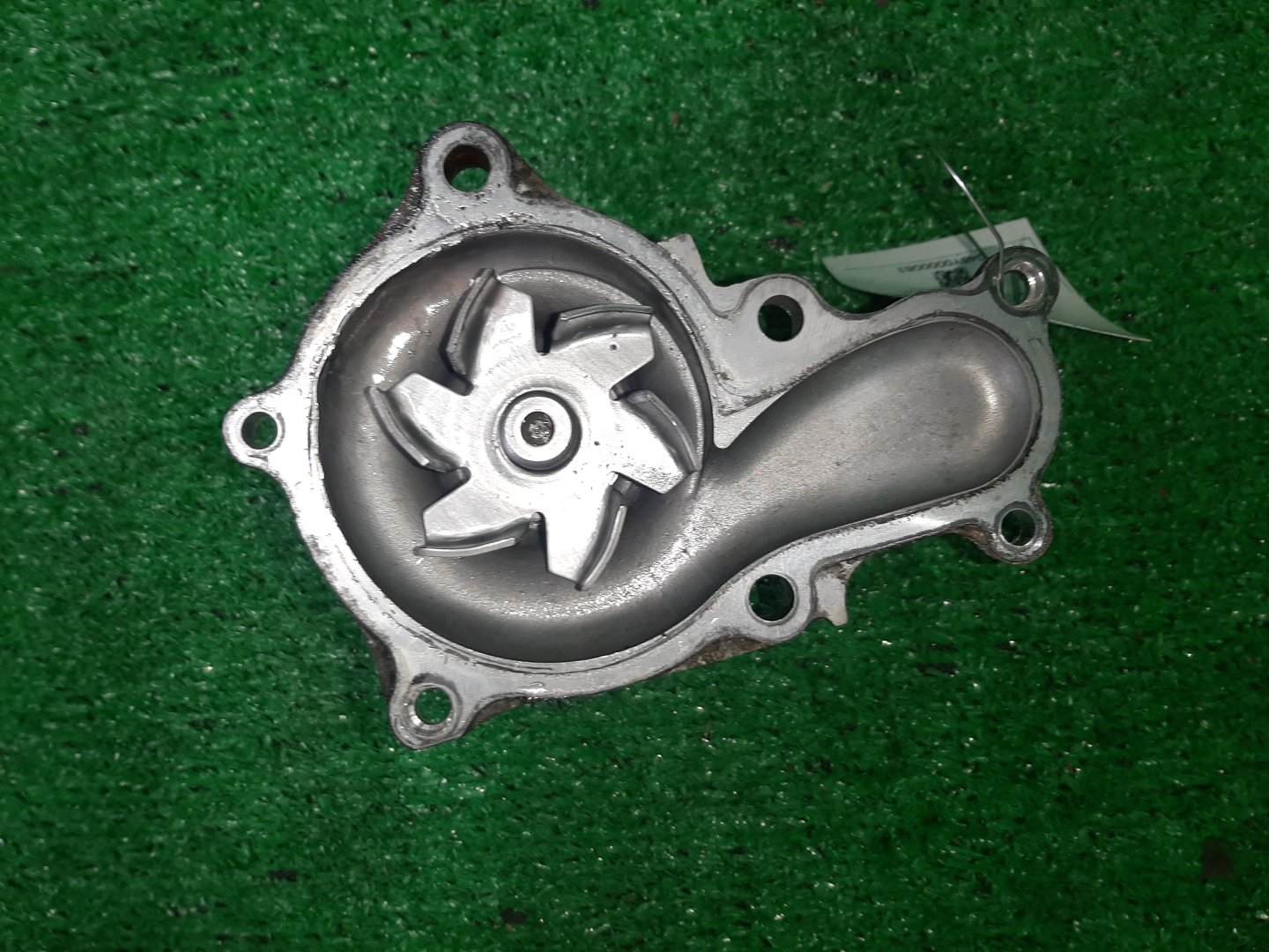 Помпа TOYOTA MARK II GX105 1G-FE 2 ракурс