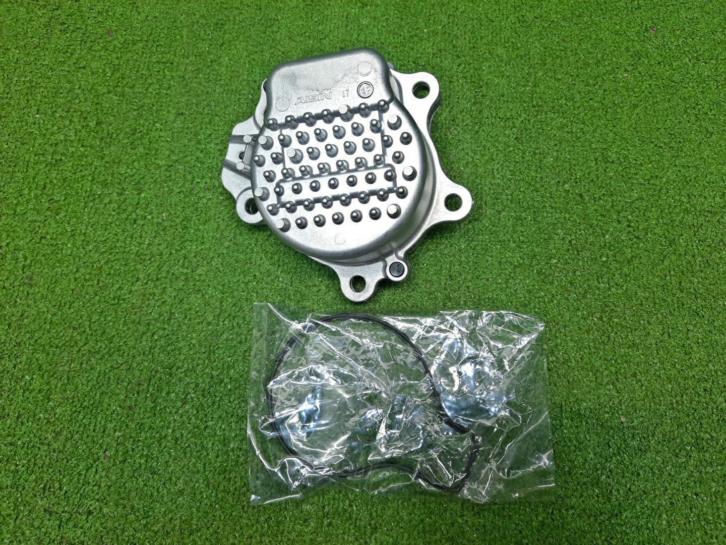 Помпа TOYOTA PRIUS ZVW50 161A0-39035 1 ракурс