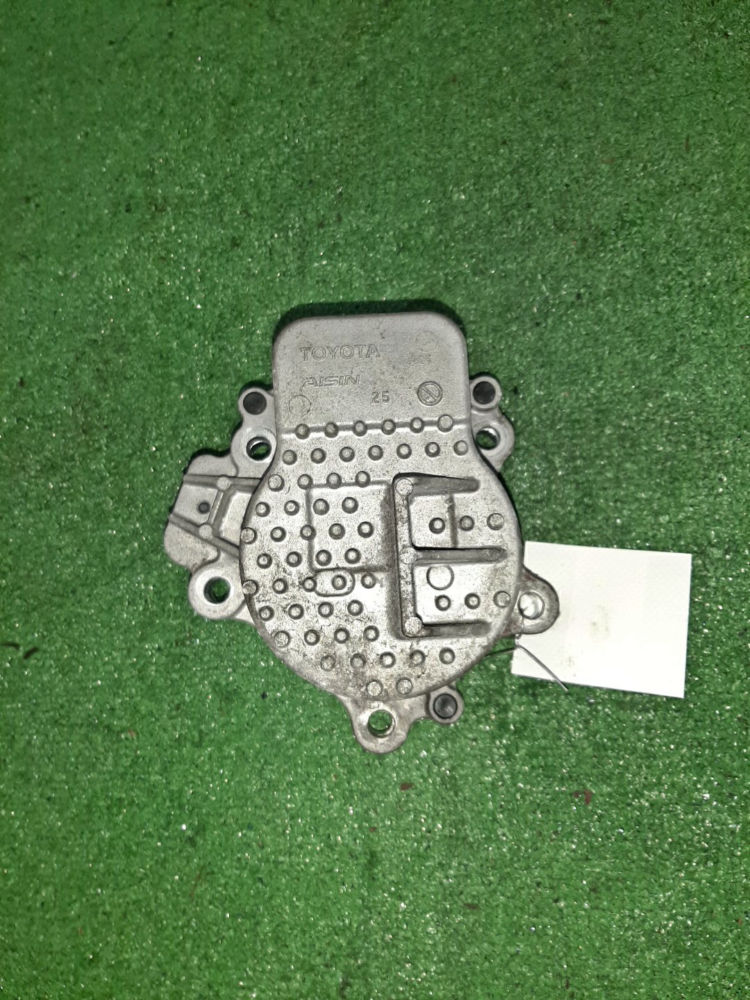 Помпа TOYOTA AQUA NHP10 1NZ-FXE 2 ракурс