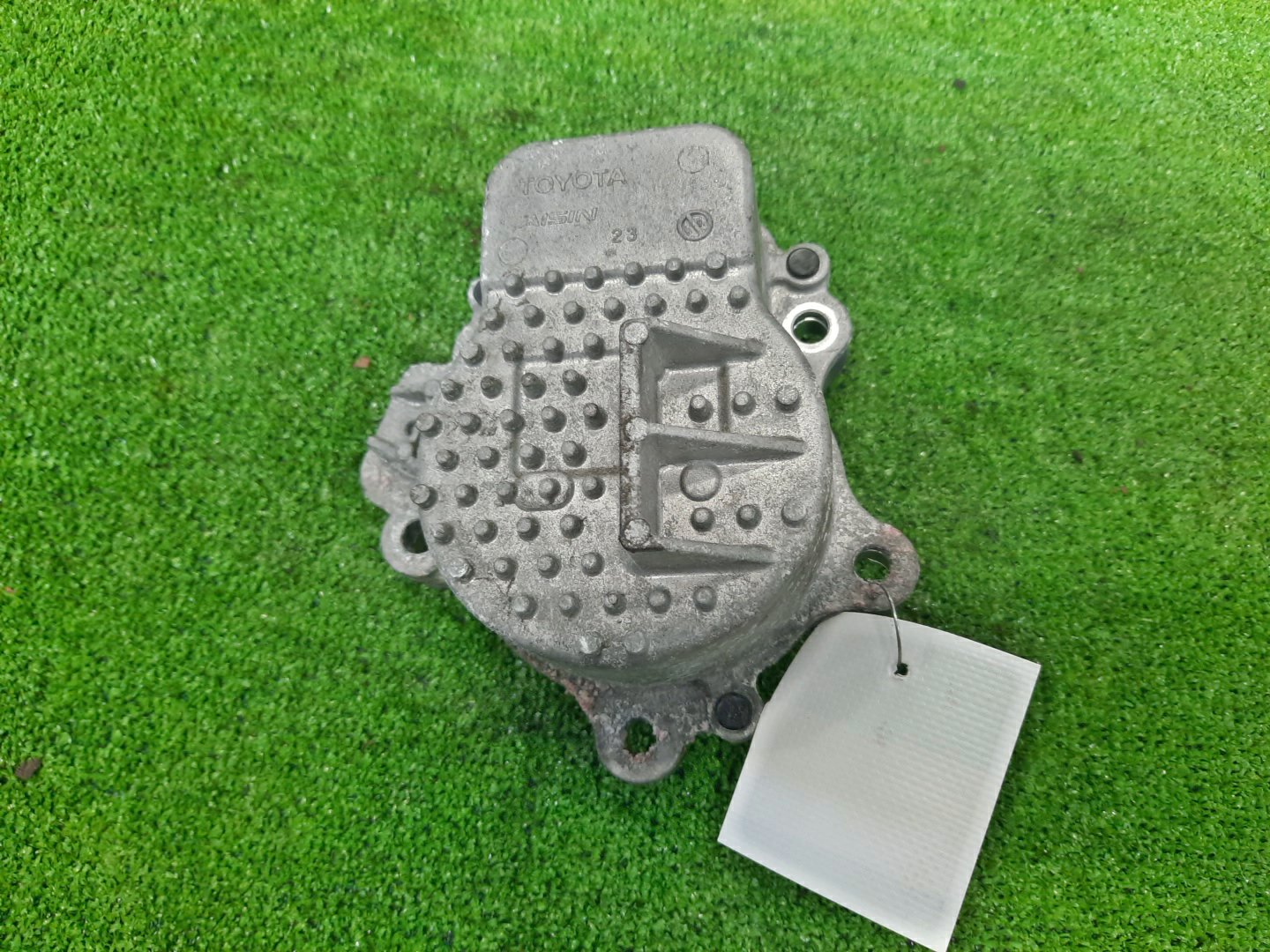 Помпа TOYOTA AQUA NHP10 1NZ-FXE 2 ракурс
