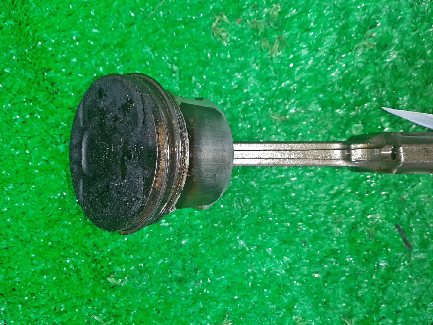Поршень NISSAN JUKE NF15 MR16DDT 2 ракурс