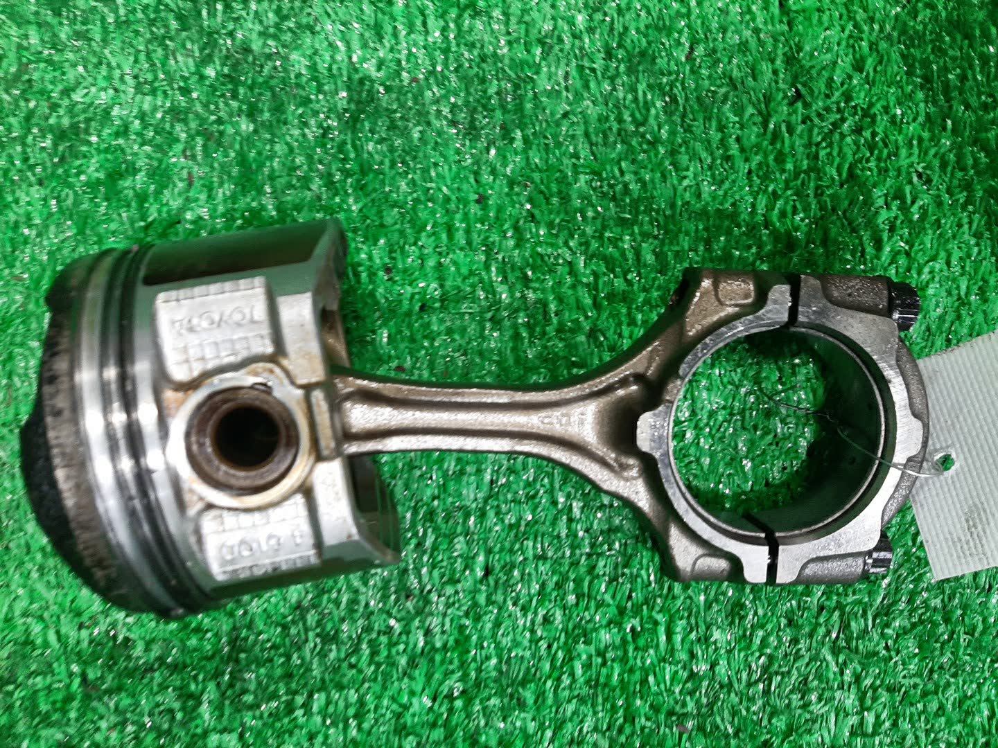 Поршень TOYOTA MARK II JZX110 1JZ-FSE 1 ракурс