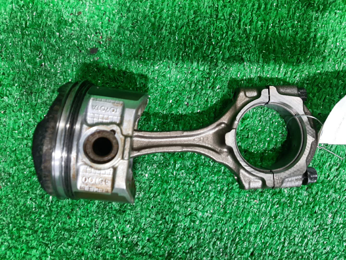 Поршень TOYOTA MARK II JZX110 1JZ-FSE 1 ракурс