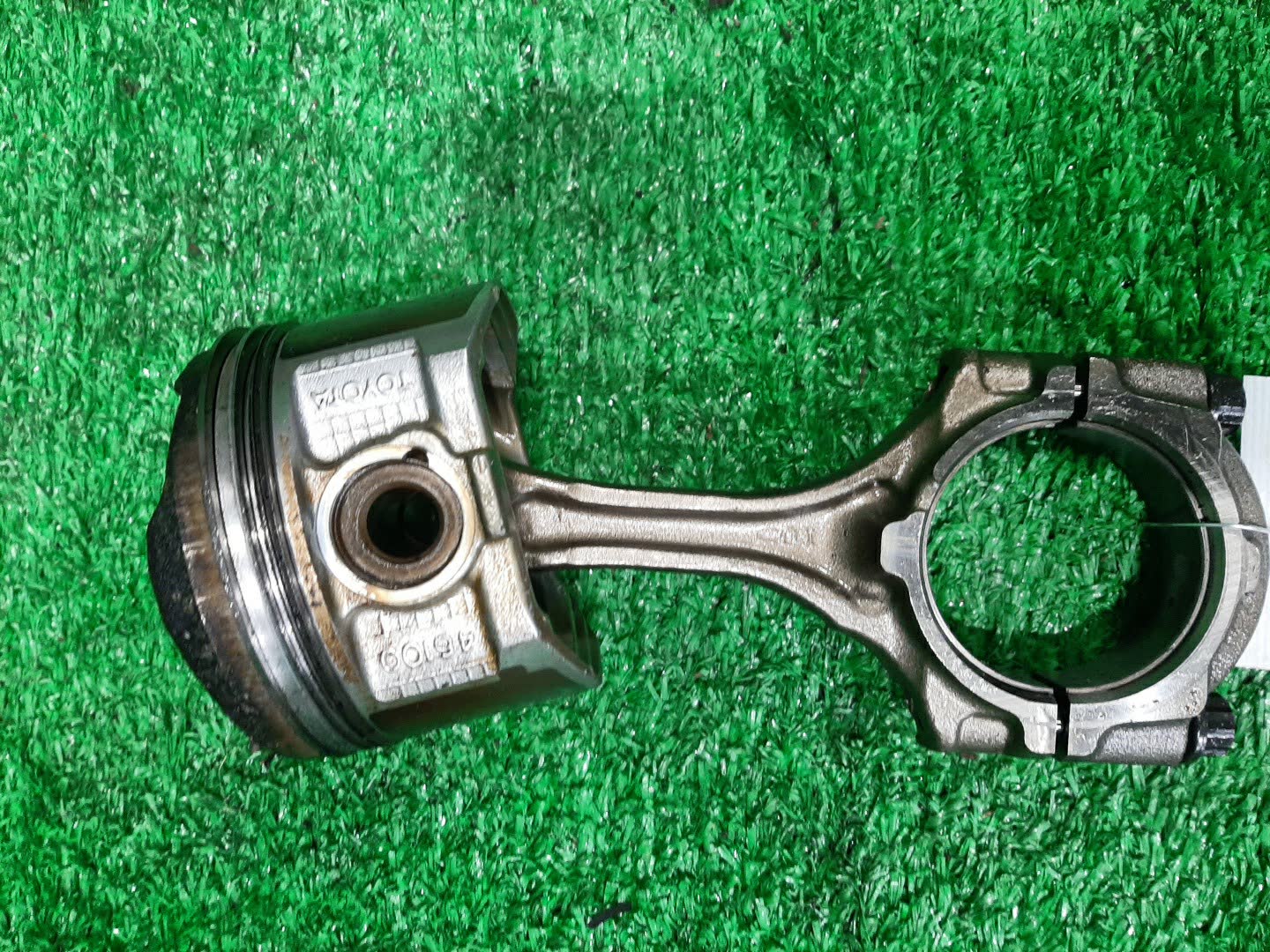 Поршень TOYOTA MARK II JZX110 1JZ-FSE 1 ракурс