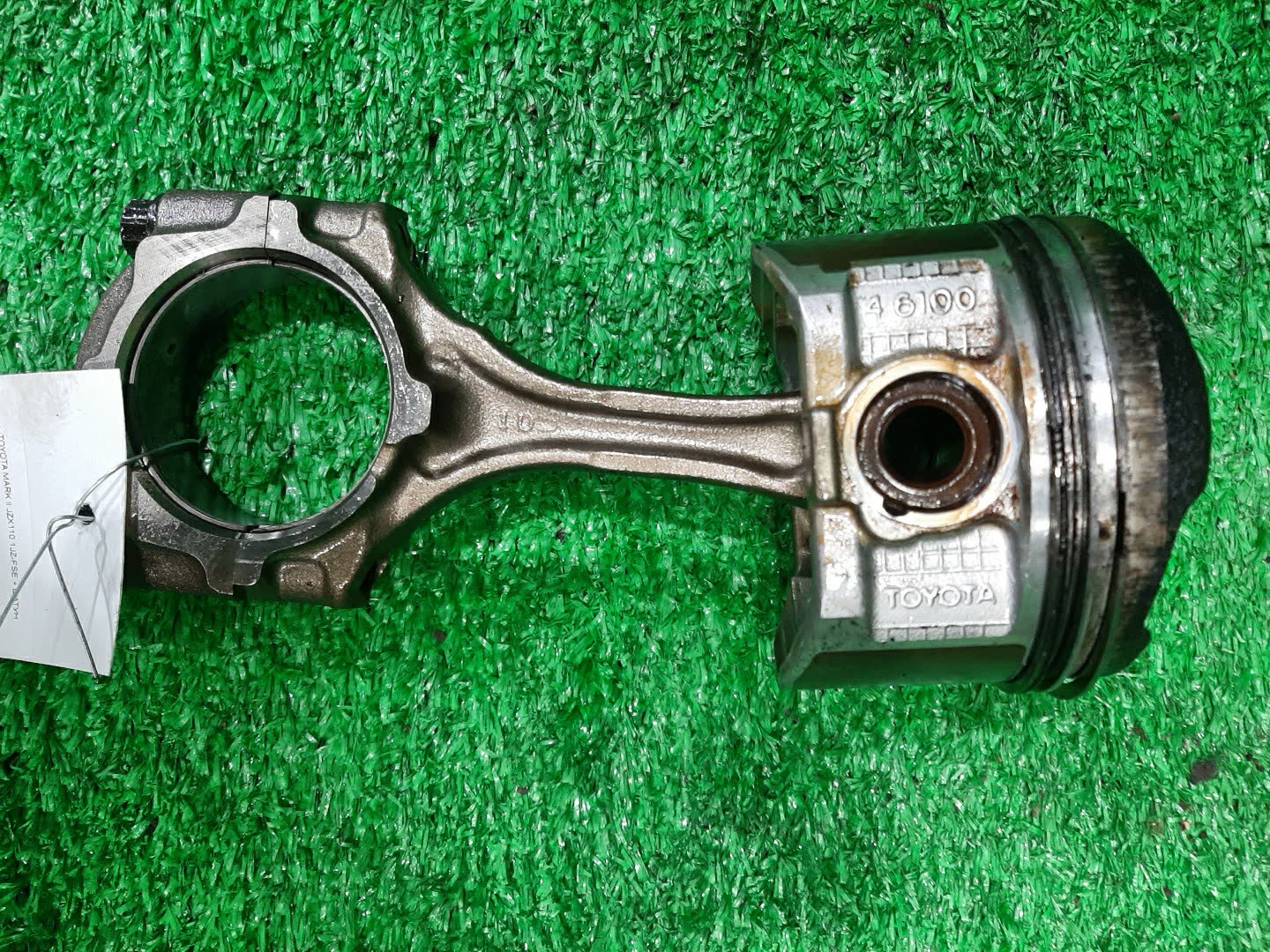 Поршень TOYOTA MARK II JZX110 1JZ-FSE 1 ракурс