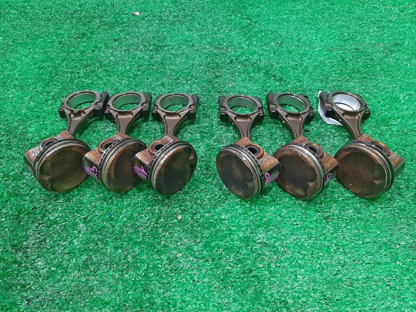 Поршень TOYOTA MARK II GX110 1G-FE 4 ракурс