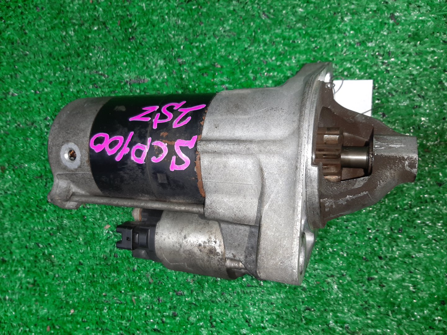 Стартер TOYOTA RACTIS SCP100 2SZ-FE 28100-23060 2 ракурс