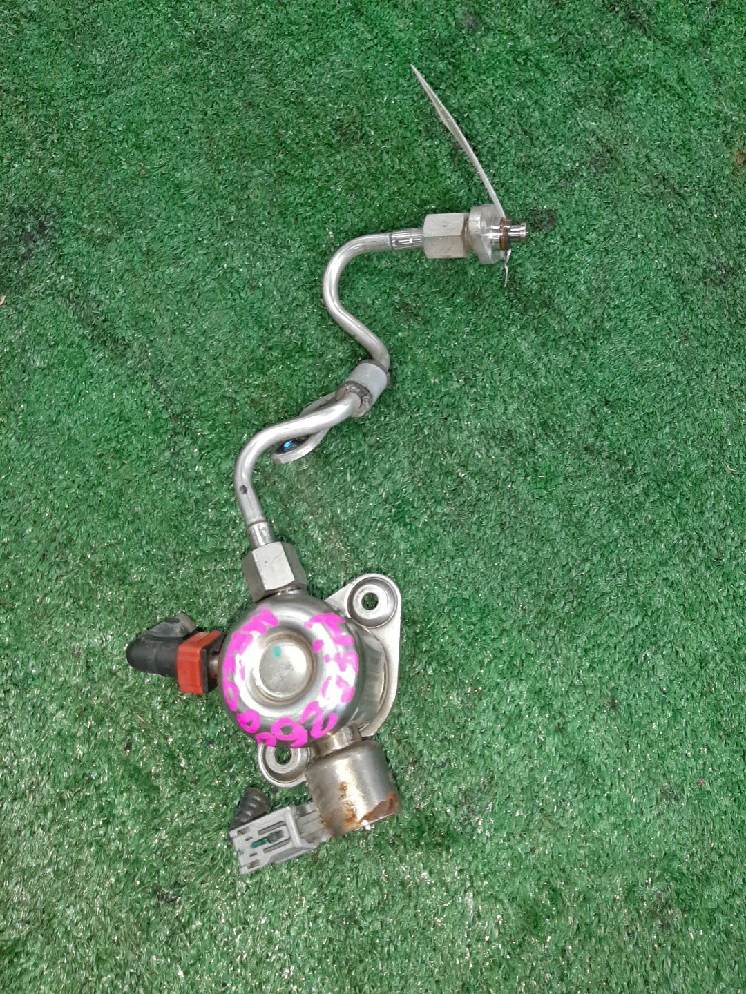 Тнвд NISSAN SERENA HFC26 MR20DD 16630-1KC0A 2 ракурс
