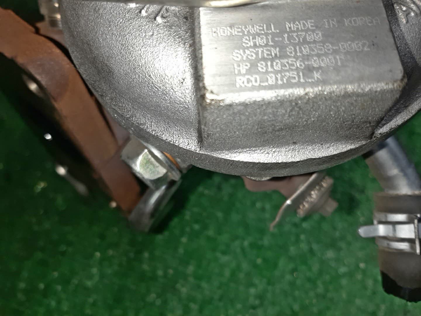 Турбина MAZDA CX-5 KE2AW SH-VPTS SH01-13700 4 ракурс