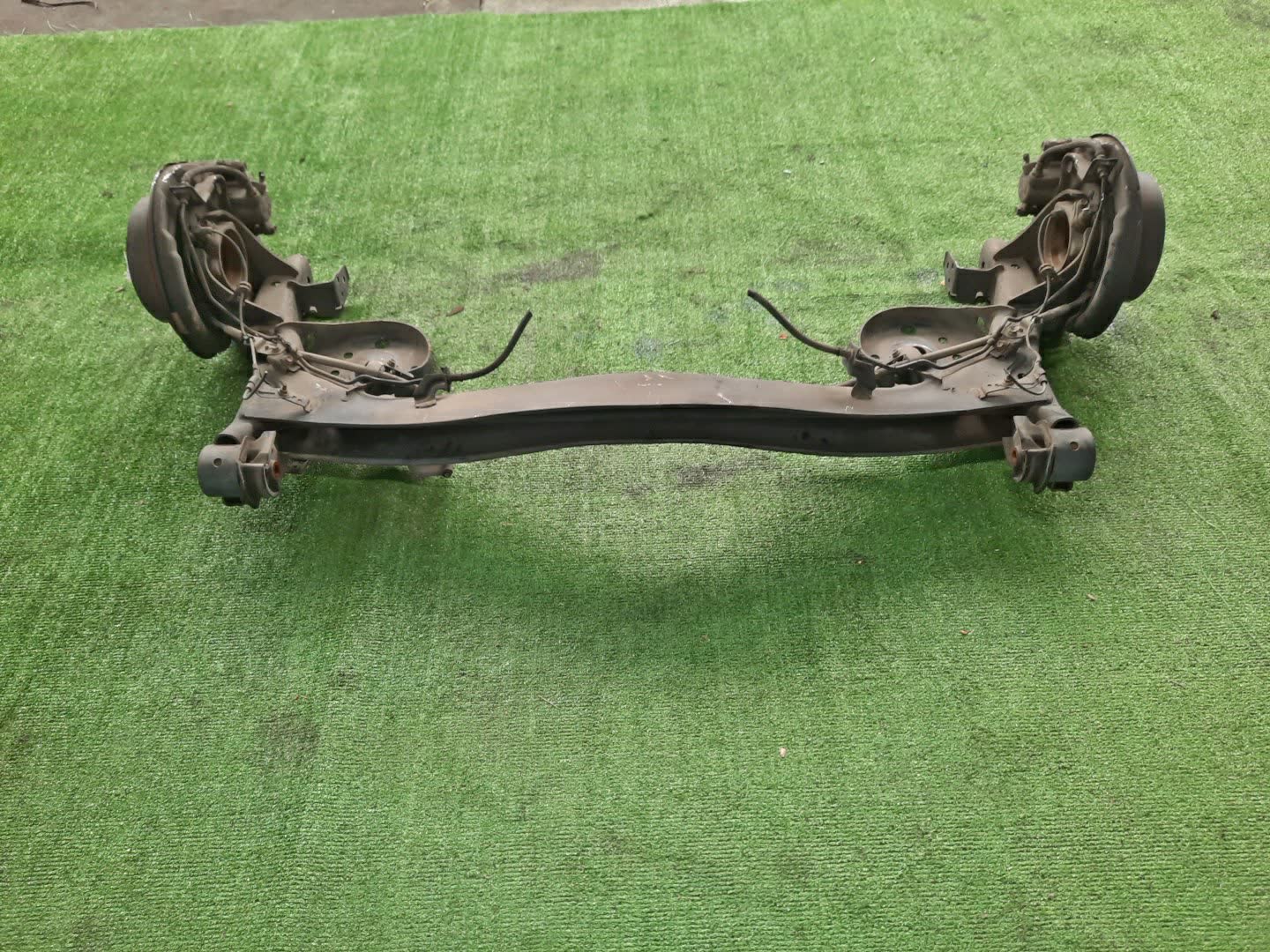 Балка задняя TOYOTA VOXY ZRR85G 3ZR-FE 3678 1 ракурс
