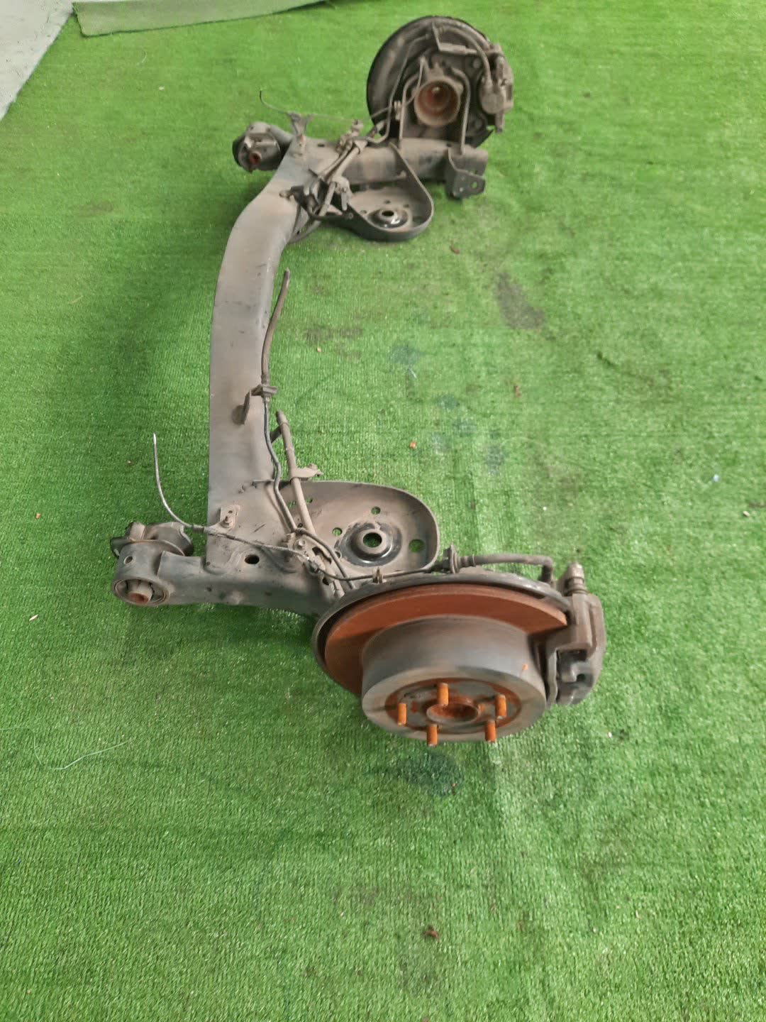 Балка задняя TOYOTA VOXY ZRR85G 3ZR-FE 3678 4 ракурс
