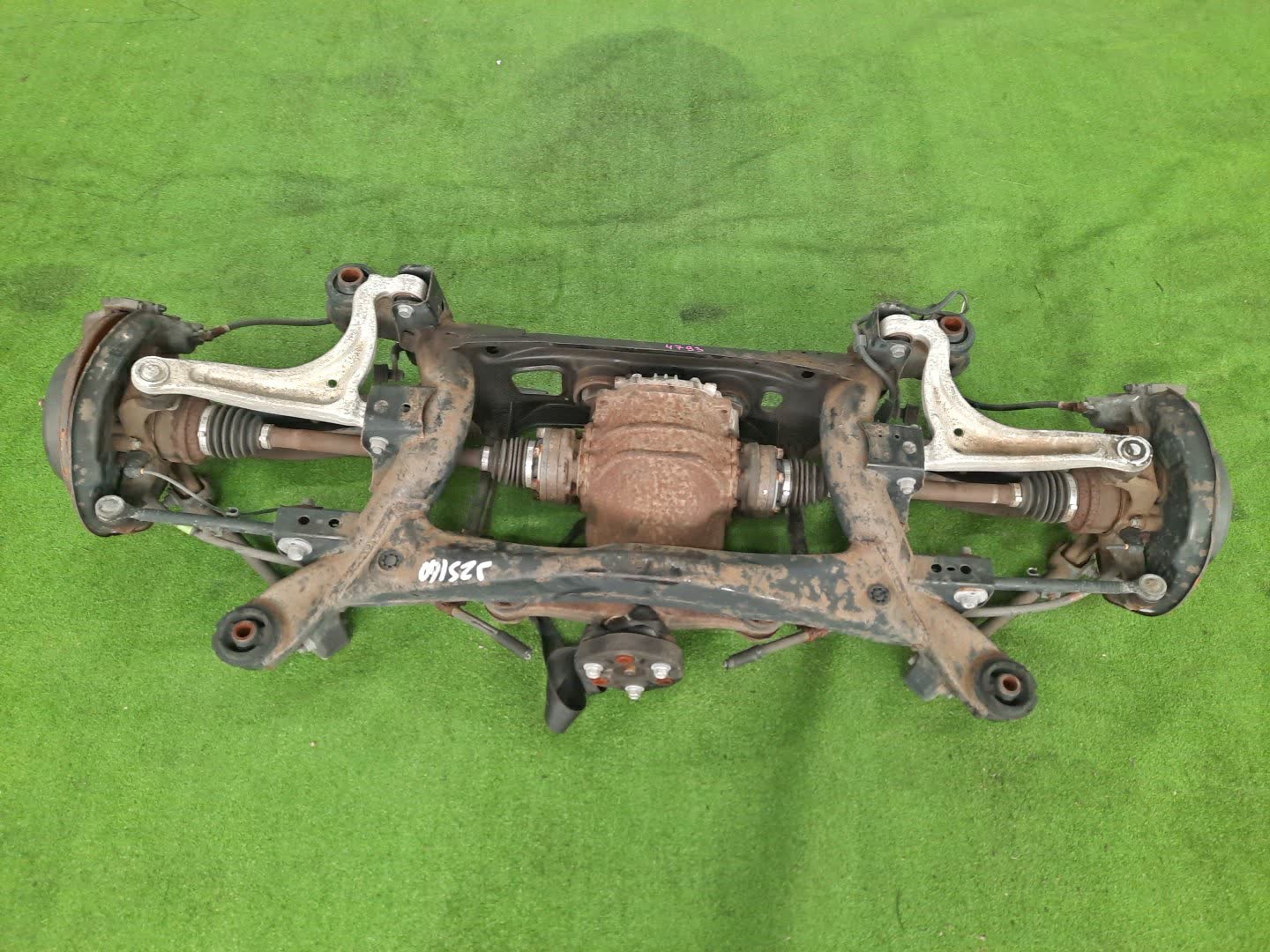 Балка задняя TOYOTA ARISTO JZS160 2JZ-GE 4793 3 ракурс