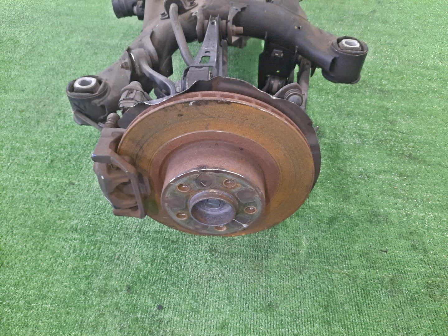 Балка задняя BMW X3 F25 N52B30A 4819 3 ракурс Балка задняя BMW X3 F25 N52B30A 4819 3 ракурс