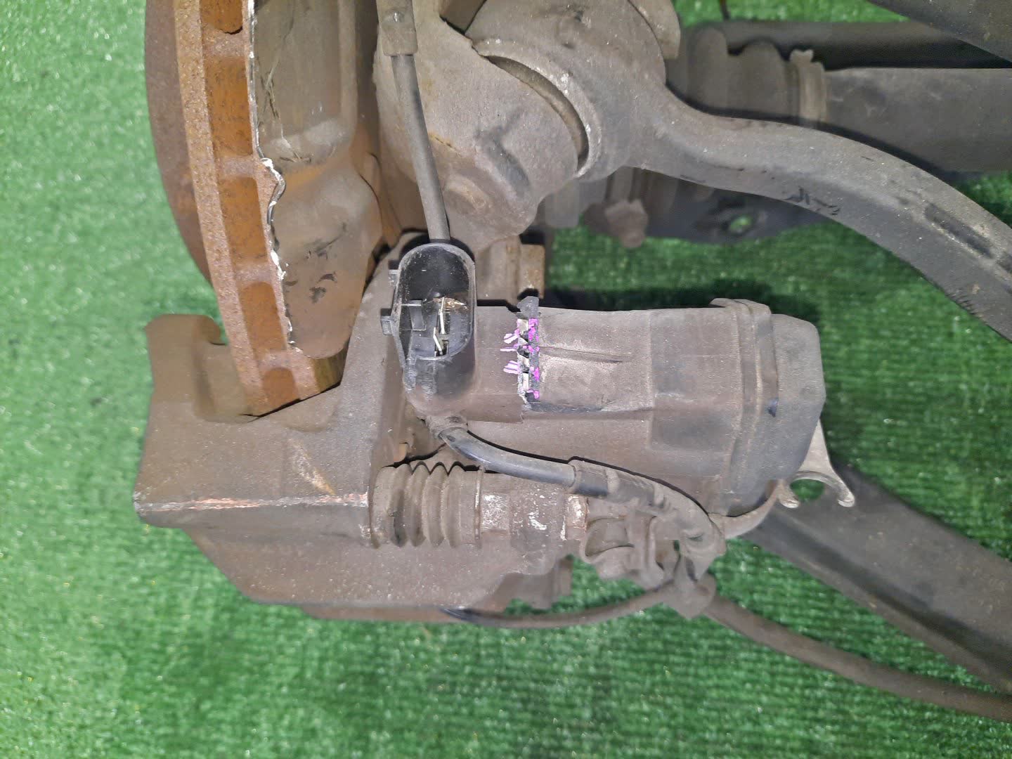 Балка задняя BMW X3 F25 N52B30A 4819 5 ракурс Балка задняя BMW X3 F25 N52B30A 4819 5 ракурс