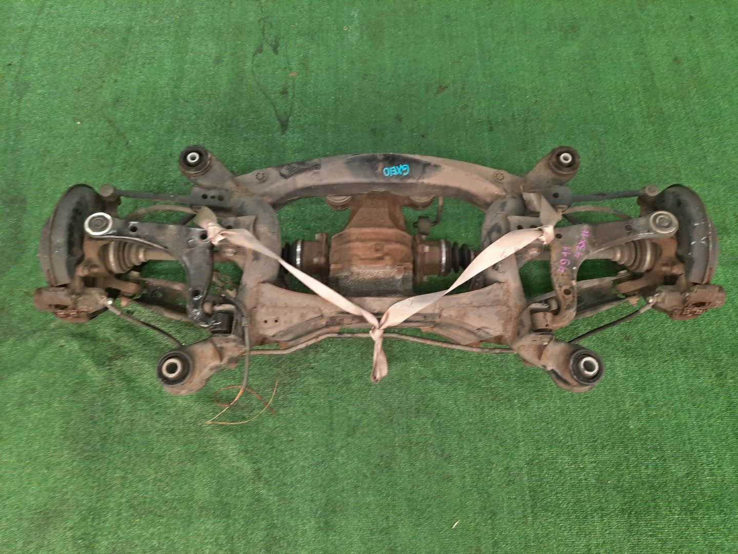 Балка задняя TOYOTA ALTEZZA GXE10 1G-FE 4911 1 ракурс Балка задняя TOYOTA ALTEZZA GXE10 1G-FE 4911 1 ракурс