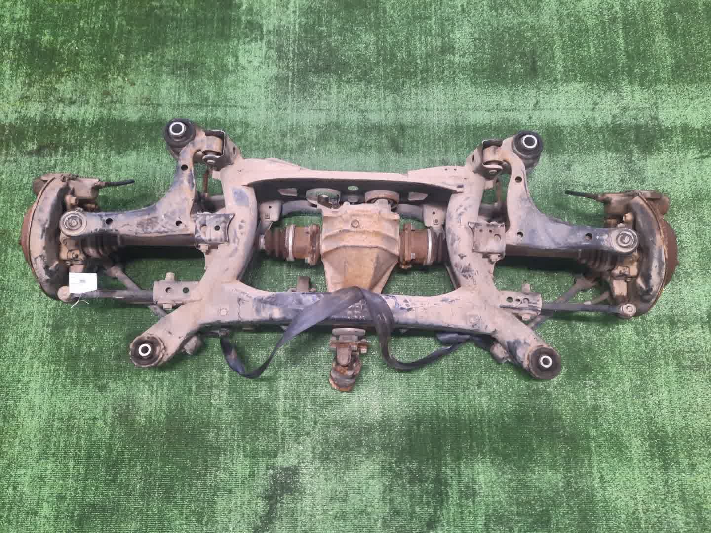 Балка задняя TOYOTA ALTEZZA GXE10 1G-FE 5167 1 ракурс Балка задняя TOYOTA ALTEZZA GXE10 1G-FE 5167 1 ракурс