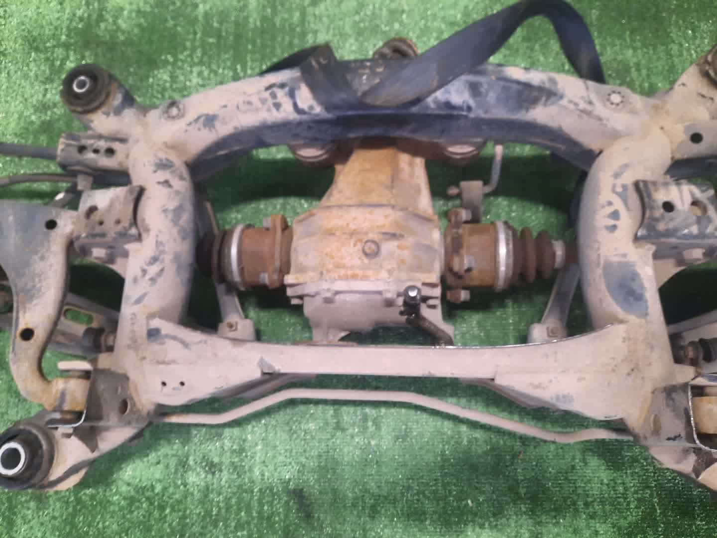 Балка задняя TOYOTA ALTEZZA GXE10 1G-FE 5167 4 ракурс Балка задняя TOYOTA ALTEZZA GXE10 1G-FE 5167 4 ракурс