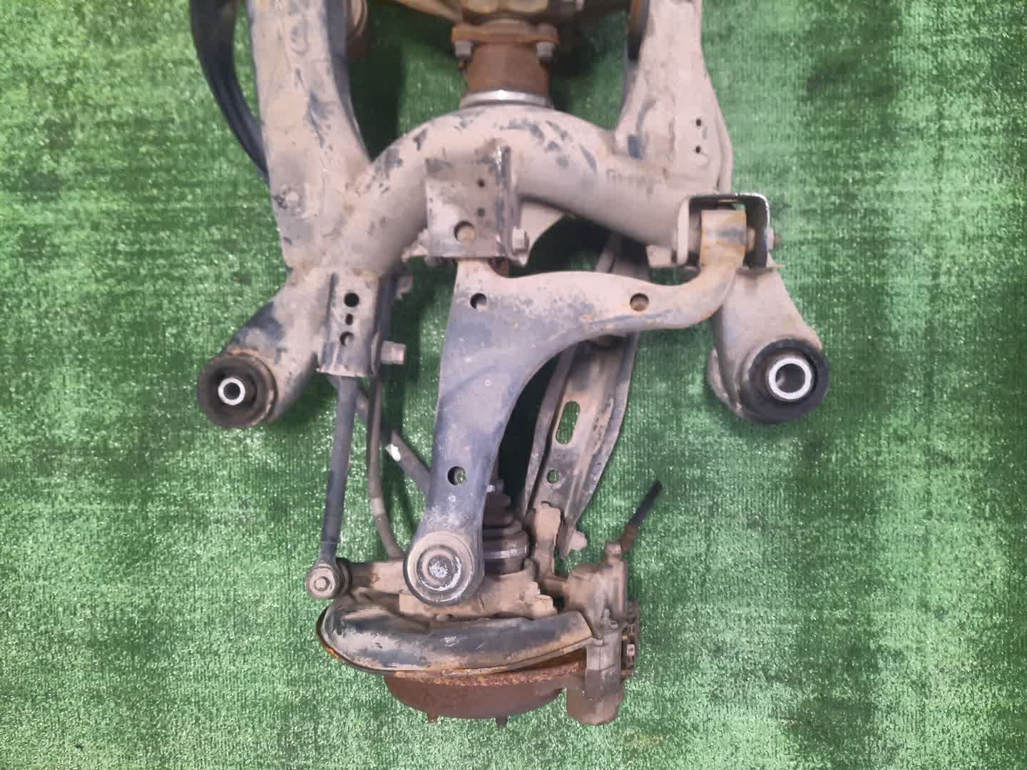 Балка задняя TOYOTA ALTEZZA GXE10 1G-FE 5167 5 ракурс Балка задняя TOYOTA ALTEZZA GXE10 1G-FE 5167 5 ракурс