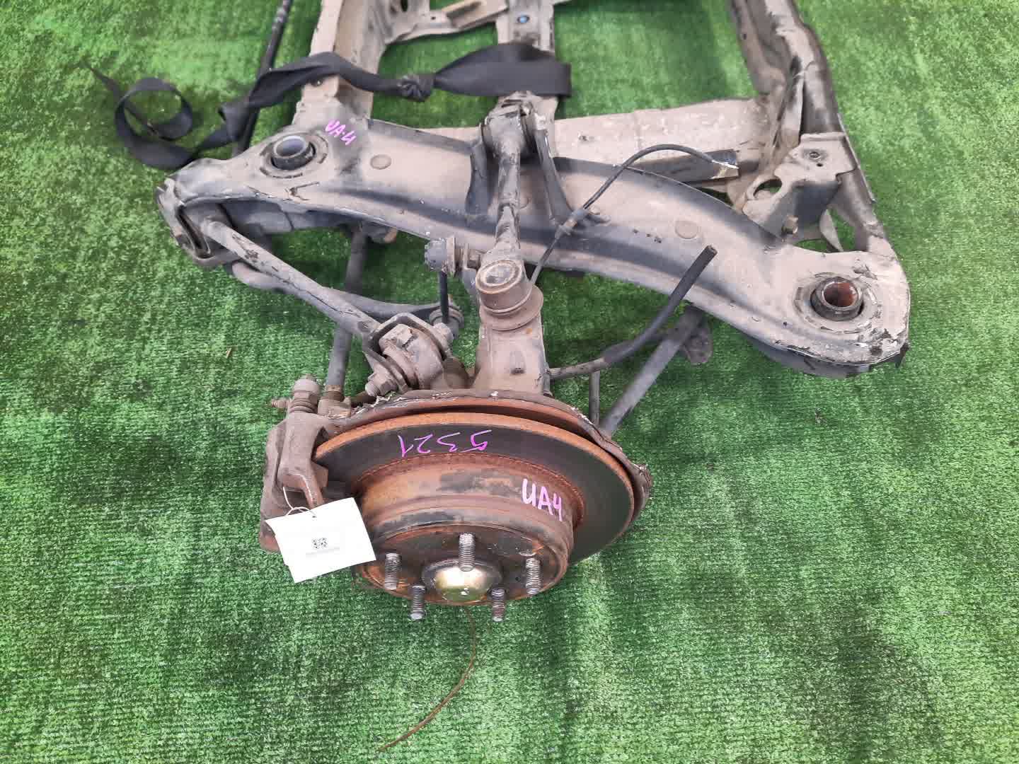 Балка задняя HONDA INSPIRE UA4 J25A 5321 2 ракурс Балка задняя HONDA INSPIRE UA4 J25A 5321 2 ракурс