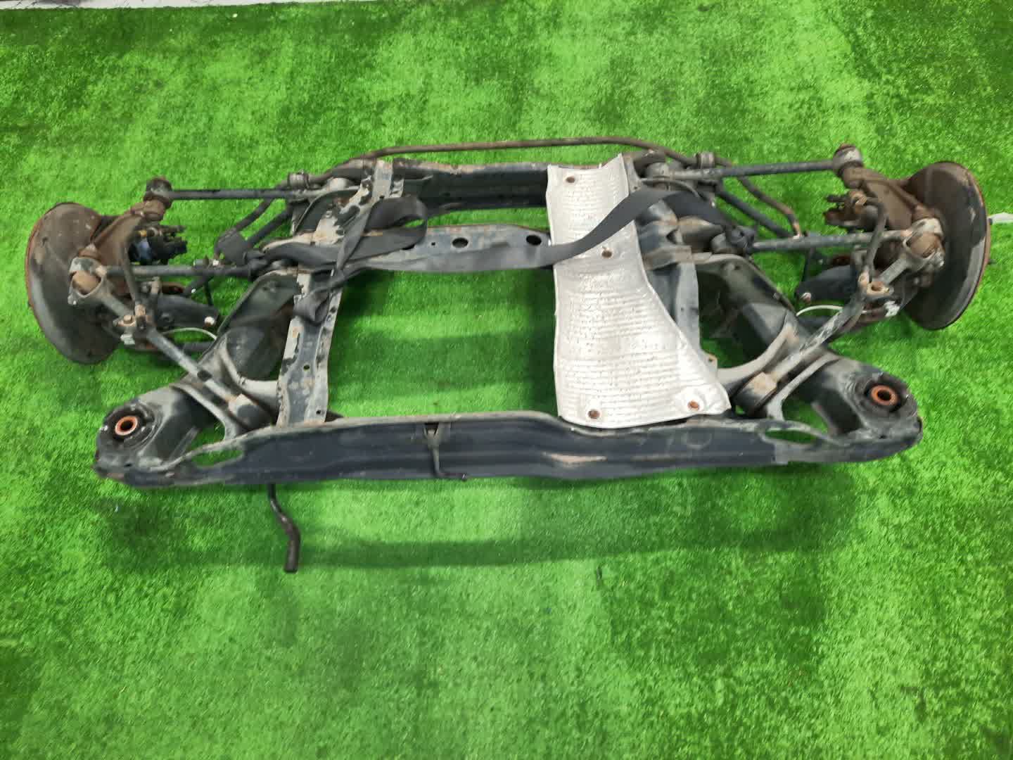 Балка задняя HONDA INSPIRE UC1 J30A 5549 1 ракурс Балка задняя HONDA INSPIRE UC1 J30A 5549 1 ракурс
