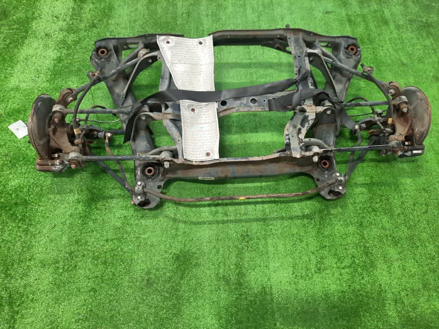 Балка задняя HONDA INSPIRE UC1 J30A 5549 2 ракурс Балка задняя HONDA INSPIRE UC1 J30A 5549 2 ракурс