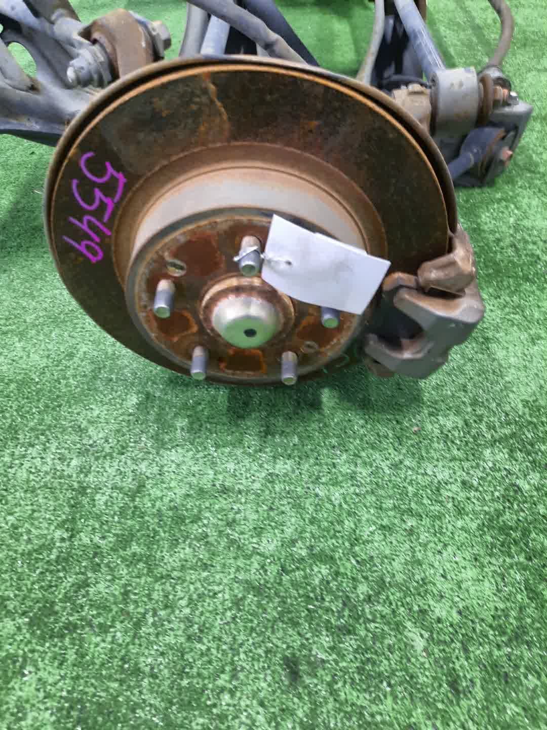 Балка задняя HONDA INSPIRE UC1 J30A 5549 3 ракурс Балка задняя HONDA INSPIRE UC1 J30A 5549 3 ракурс
