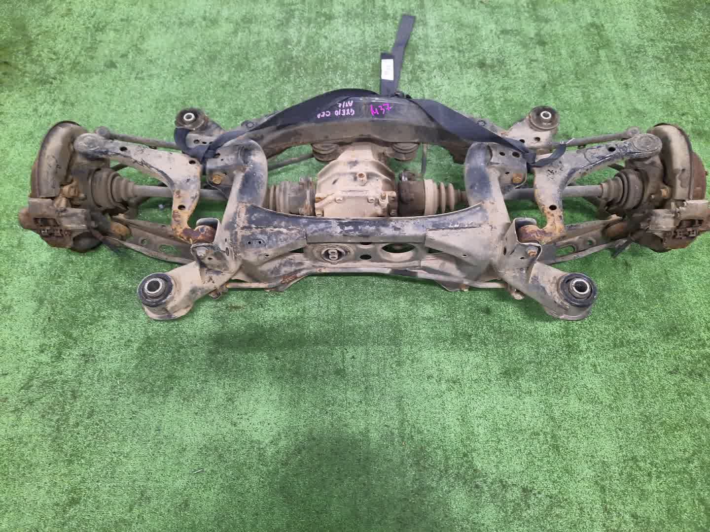 Балка задняя TOYOTA ALTEZZA GXE10 1G-FE 5570 2 ракурс Балка задняя TOYOTA ALTEZZA GXE10 1G-FE 5570 2 ракурс