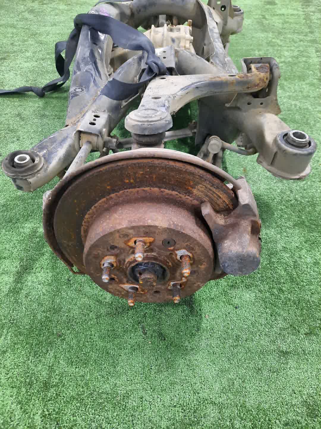 Балка задняя TOYOTA ALTEZZA GXE10 1G-FE 5570 4 ракурс Балка задняя TOYOTA ALTEZZA GXE10 1G-FE 5570 4 ракурс