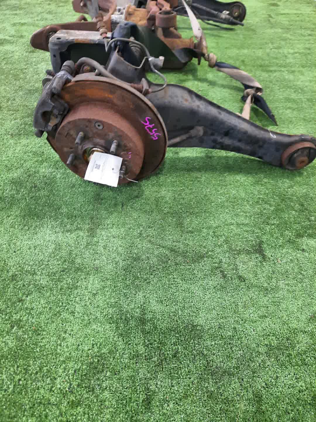 Балка задняя MITSUBISHI AIRTREK CU2W 4G63T 5575 2 ракурс Балка задняя MITSUBISHI AIRTREK CU2W 4G63T 5575 2 ракурс