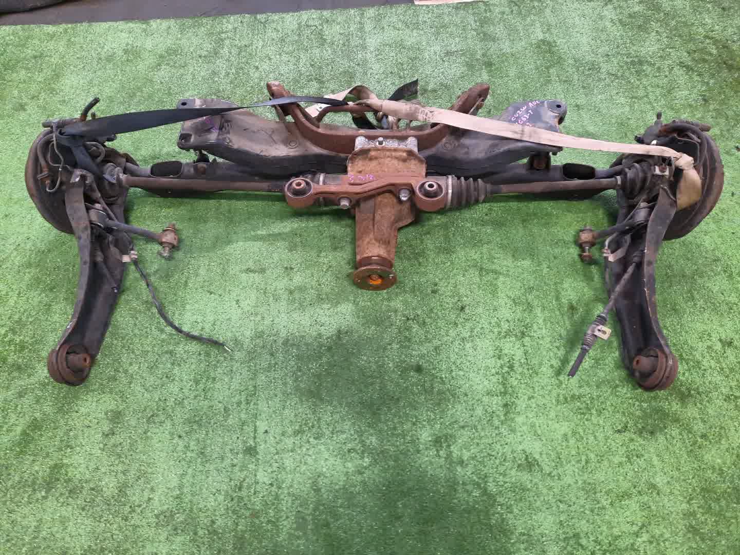 Балка задняя MITSUBISHI AIRTREK CU2W 4G63T 5575 4 ракурс Балка задняя MITSUBISHI AIRTREK CU2W 4G63T 5575 4 ракурс