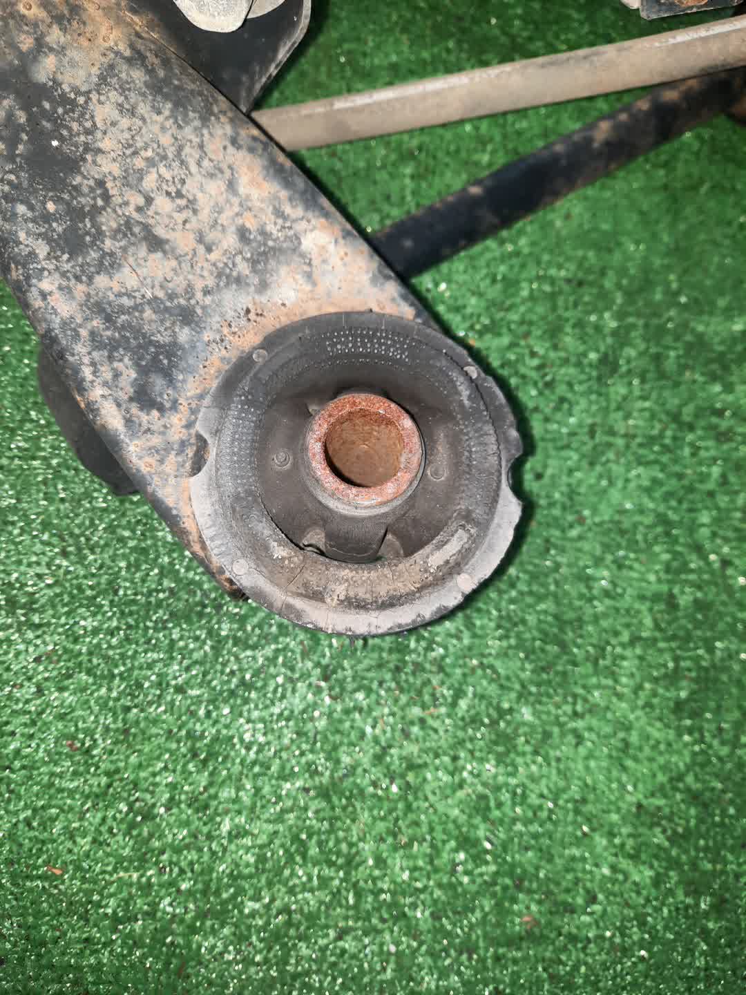 Балка задняя TOYOTA ARISTO JZS160 2JZ-GE 5585 5 ракурс