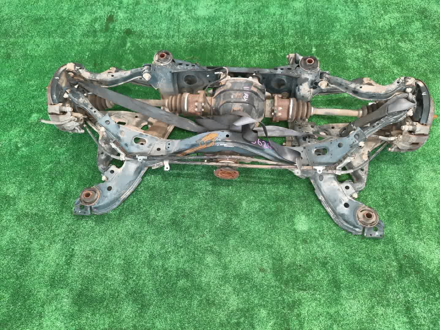 Балка задняя NISSAN LAUREL HC35 RB20DE 5624 1 ракурс