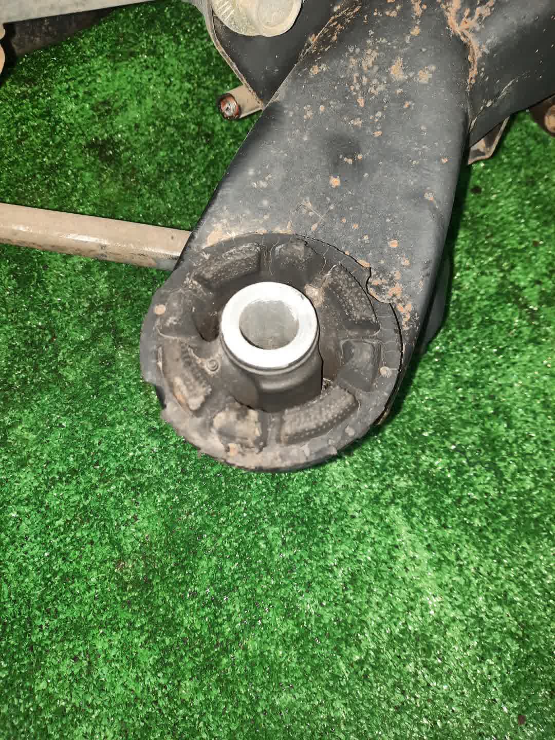 Балка задняя TOYOTA PROGRES JCG10 1JZ-GE 5643 5 ракурс