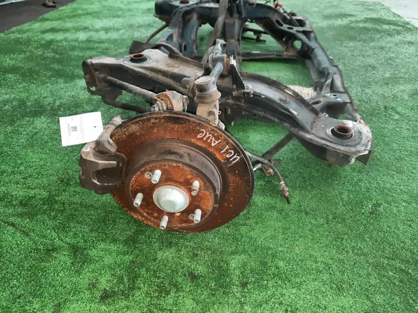 Балка задняя HONDA INSPIRE UC1 J30A 5700 2 ракурс Балка задняя HONDA INSPIRE UC1 J30A 5700 2 ракурс