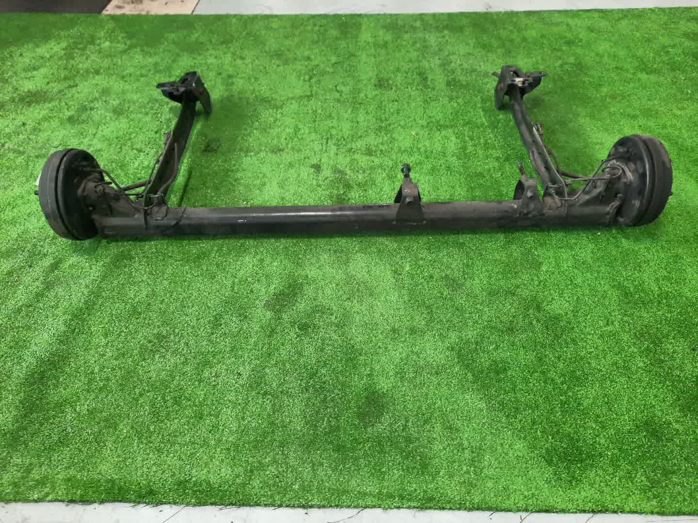 Балка задняя NISSAN BLUEBIRD SYLPHY G10 QG18DE 5750 3 ракурс