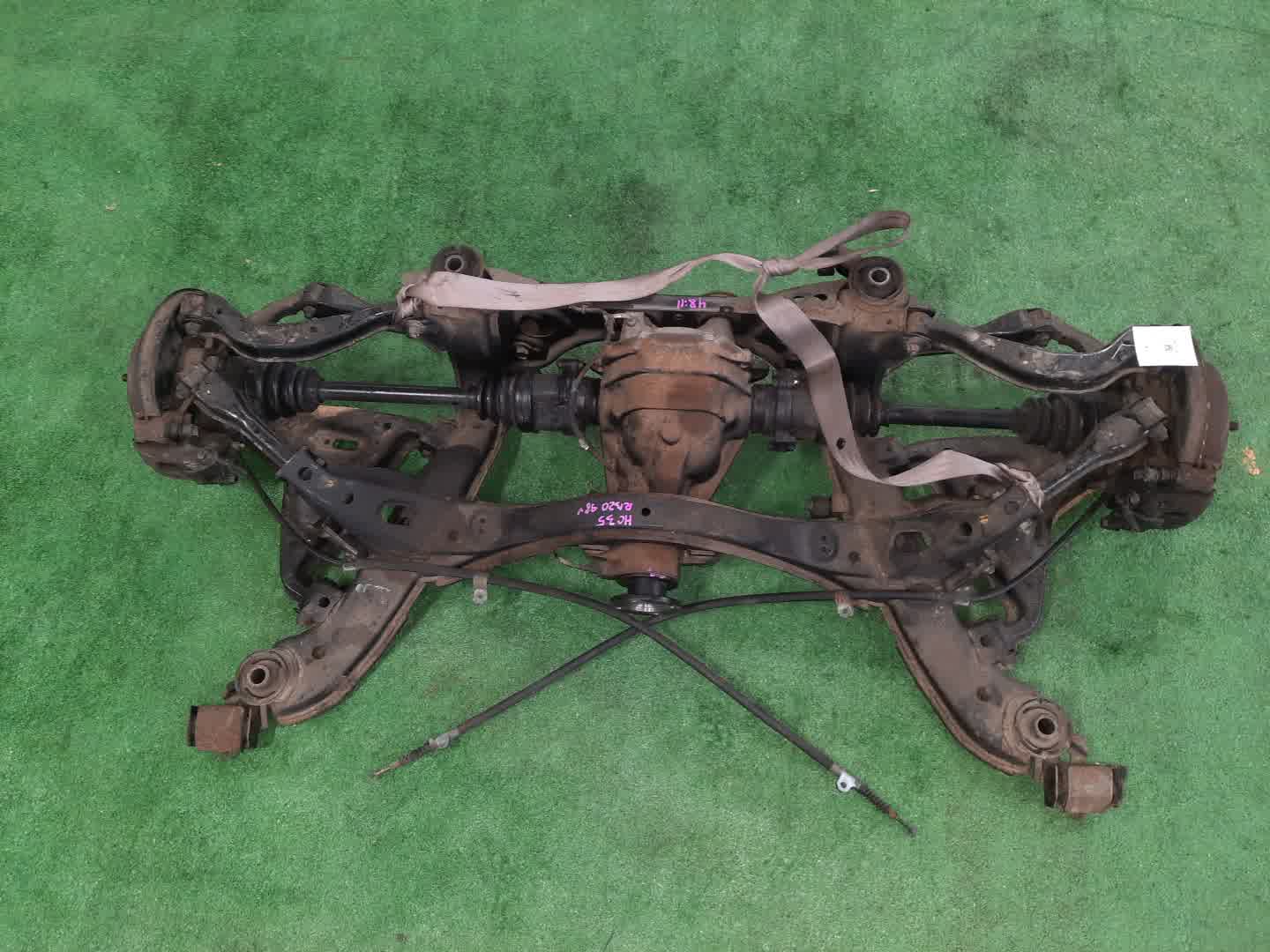 Балка задняя NISSAN LAUREL HC35 RB20DE 5773 1 ракурс