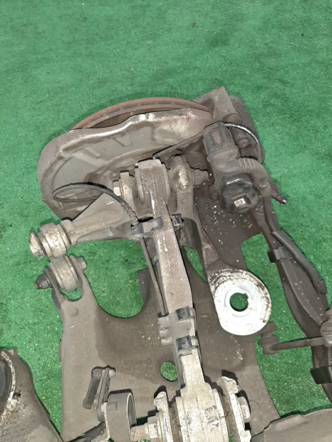 Балка задняя BMW 5-Series F11 5792 4 ракурс Балка задняя BMW 5-Series F11 5792 4 ракурс