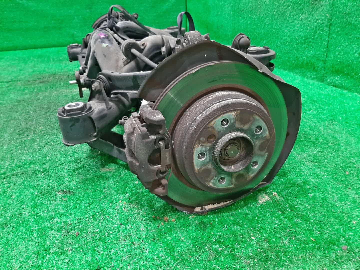 Балка задняя BMW X1 E84 N20B20A 5816 2 ракурс Балка задняя BMW X1 E84 N20B20A 5816 2 ракурс