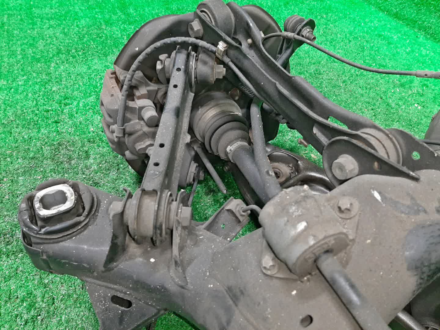 Балка задняя BMW X1 E84 N20B20A 5822 5 ракурс