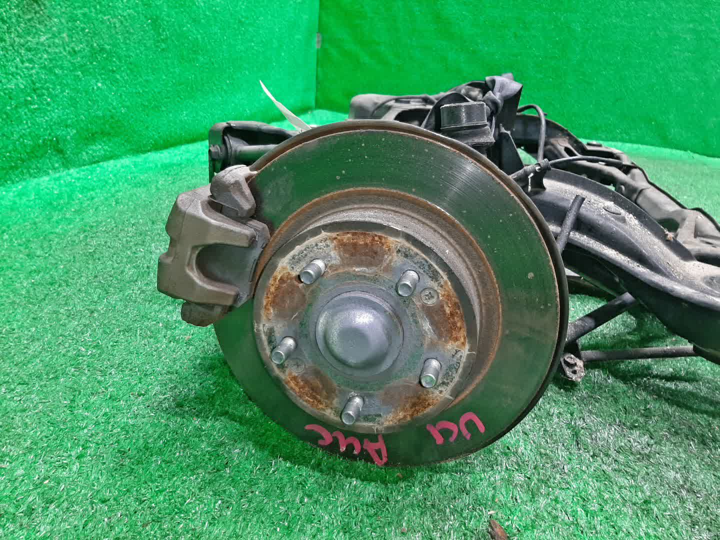 Балка задняя HONDA INSPIRE UC1 J30A 5831 1 ракурс Балка задняя HONDA INSPIRE UC1 J30A 5831 1 ракурс