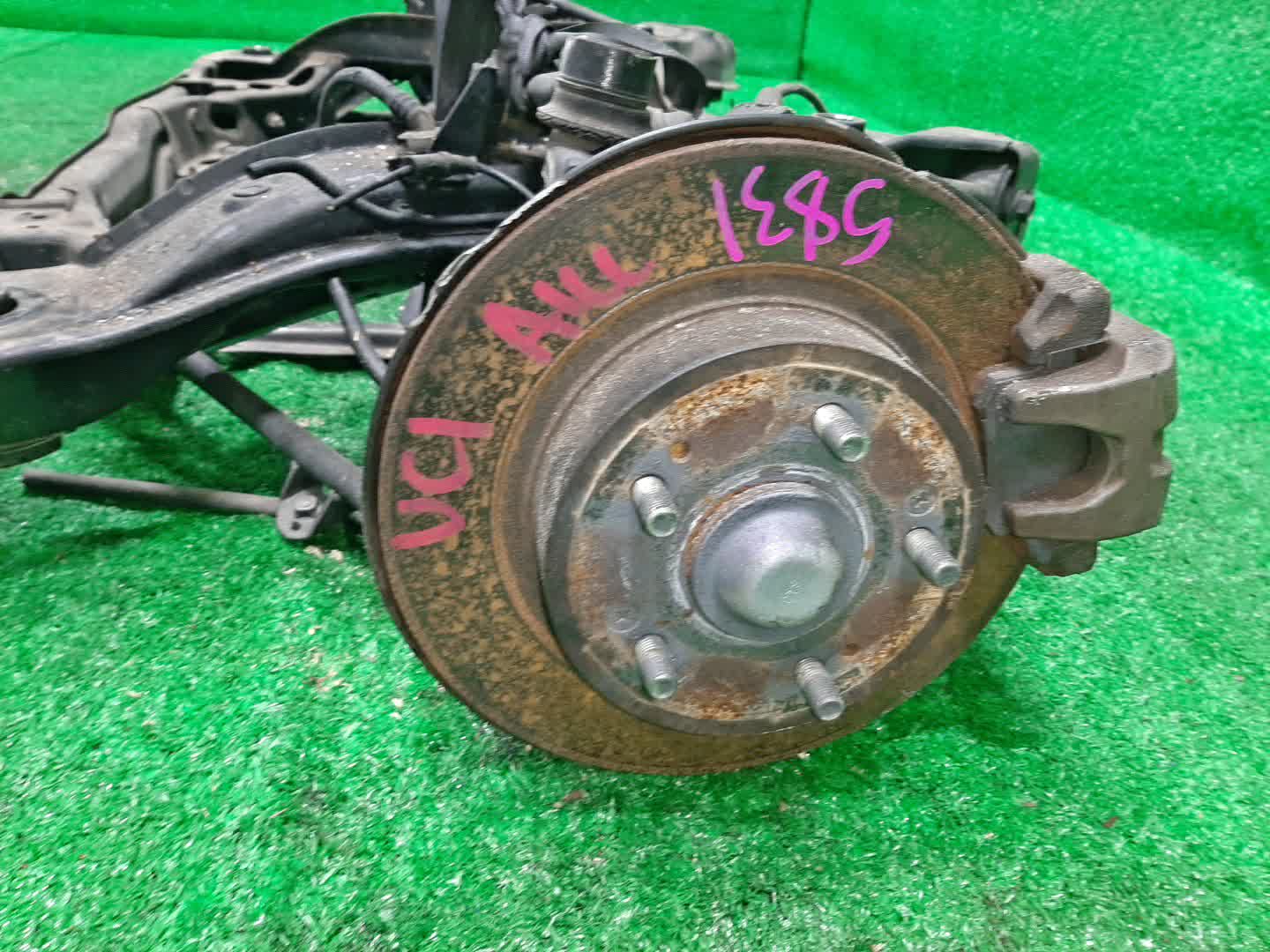 Балка задняя HONDA INSPIRE UC1 J30A 5831 2 ракурс Балка задняя HONDA INSPIRE UC1 J30A 5831 2 ракурс