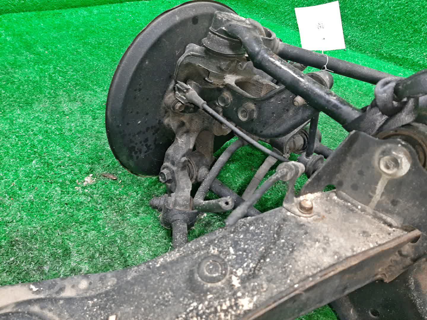 Балка задняя HONDA INSPIRE UC1 J30A 5831 4 ракурс Балка задняя HONDA INSPIRE UC1 J30A 5831 4 ракурс