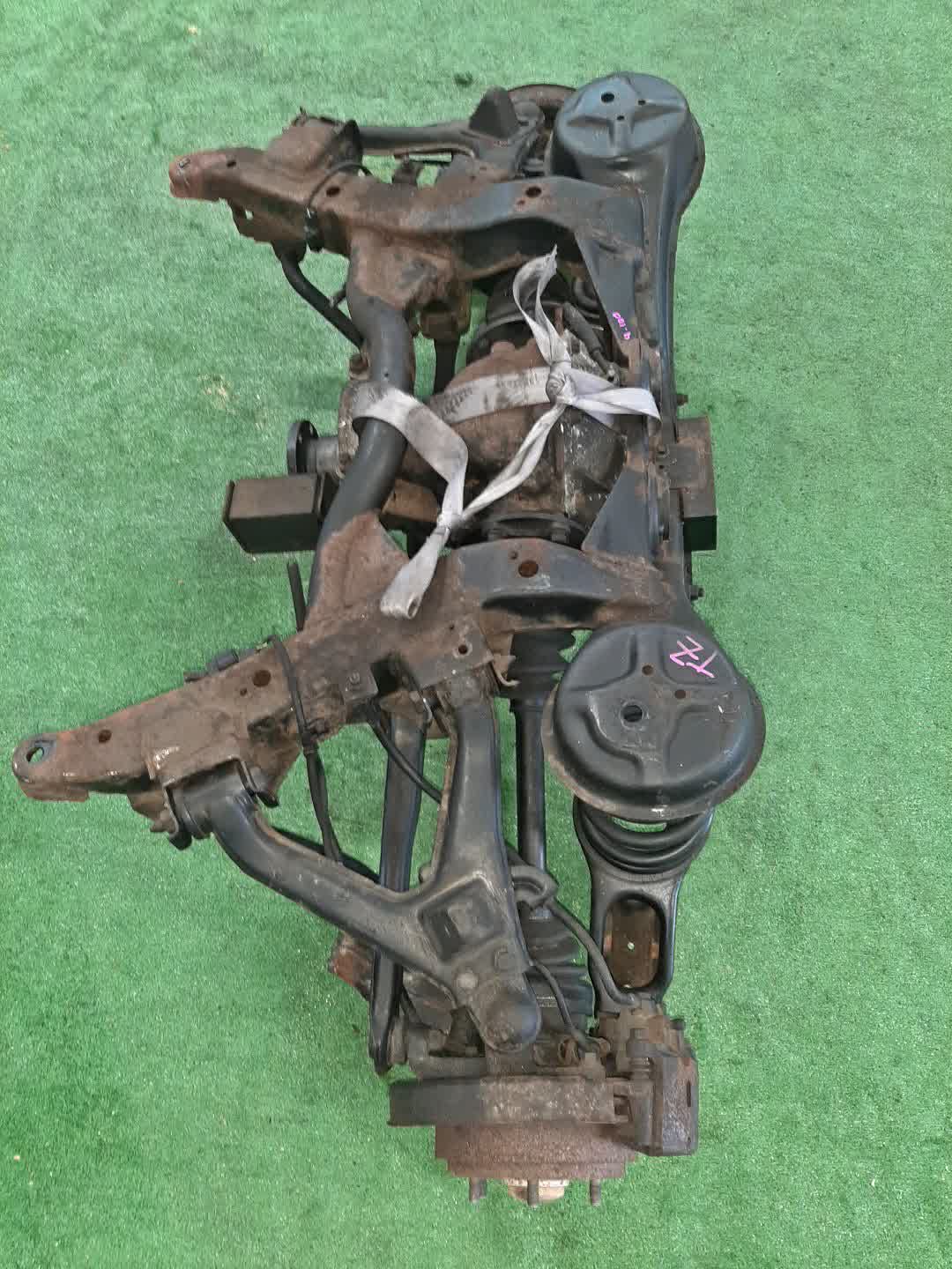 Балка задняя MITSUBISHI PAJERO V65W 6G74 5850 1 ракурс