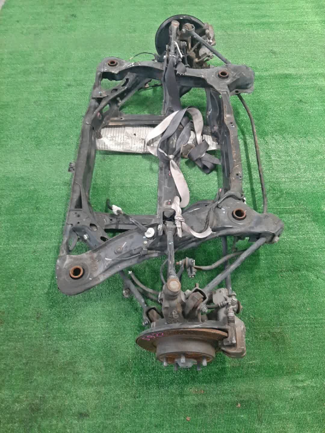 Балка задняя HONDA INSPIRE UC1 J30A 5922 1 ракурс Балка задняя HONDA INSPIRE UC1 J30A 5922 1 ракурс