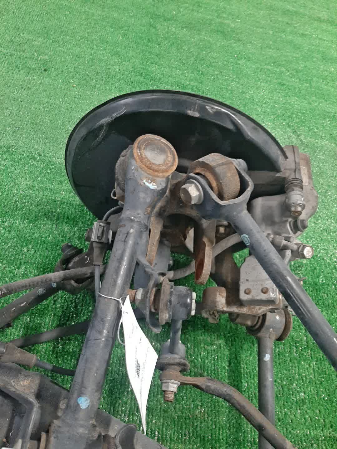 Балка задняя HONDA INSPIRE UC1 J30A 5922 4 ракурс Балка задняя HONDA INSPIRE UC1 J30A 5922 4 ракурс
